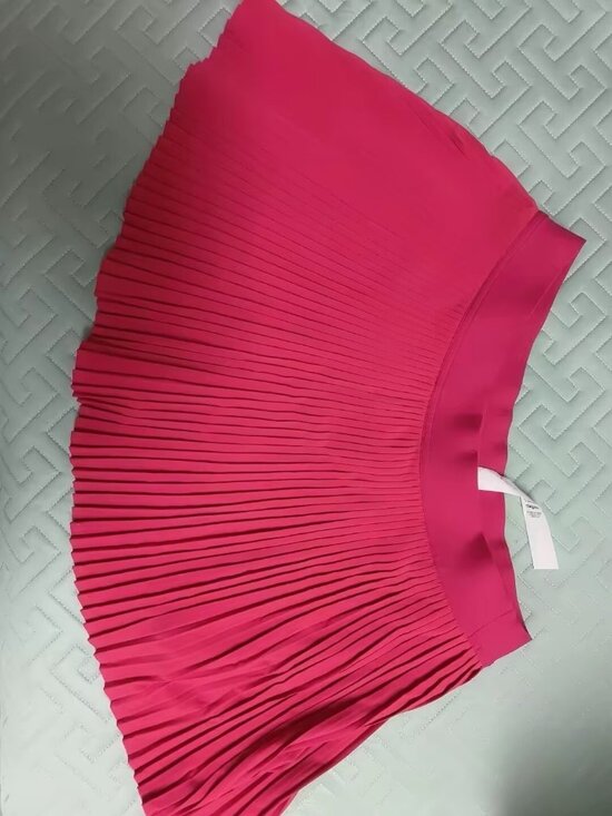 lululemon High-Rise Lightweight Tennis Skirt Luxtreme™ Relaxed Fit, Breathable - Picture 2 of 3